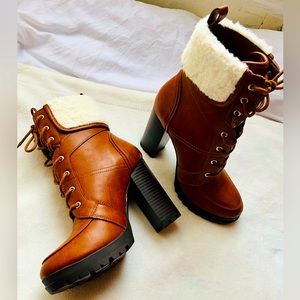 NWOT Rust Brown Booties with Sherpa, US 6